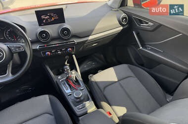 Внедорожник / Кроссовер Audi Q2 2016 в 