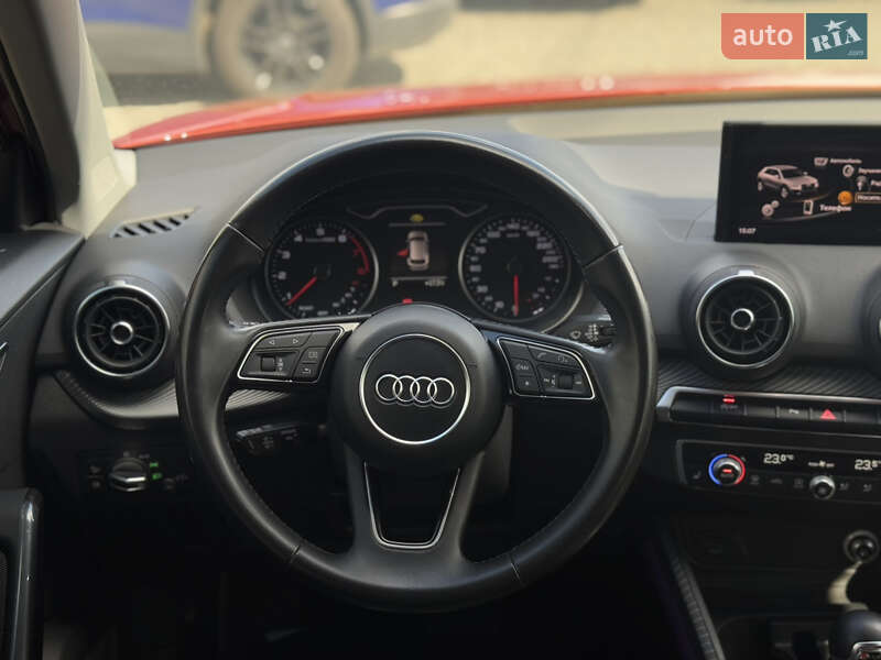 Позашляховик / Кросовер Audi Q2 2016 в Мукачевому