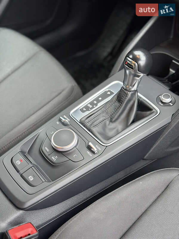 Внедорожник / Кроссовер Audi Q2 2017 в Киеве