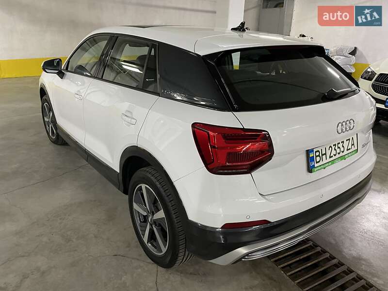 Audi Q2L e-tron 2021