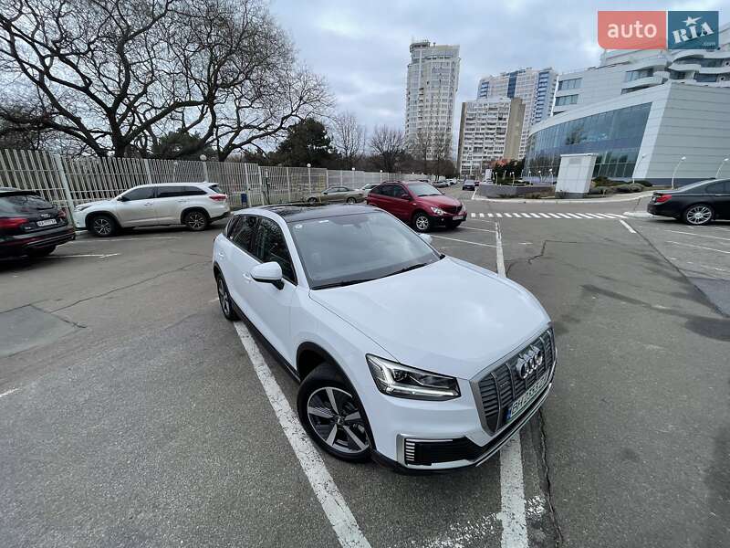 Позашляховик / Кросовер Audi Q2L e-tron 2021 в Одесі
