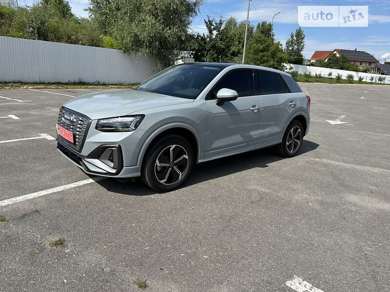 Позашляховик / Кросовер Audi Q2L e-tron 2022 в Перечині