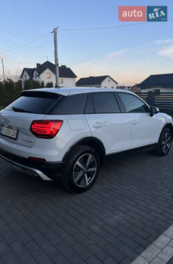 Внедорожник / Кроссовер Audi Q2L e-tron 2021 в 