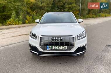 Внедорожник / Кроссовер Audi Q2L e-tron 2021 в 