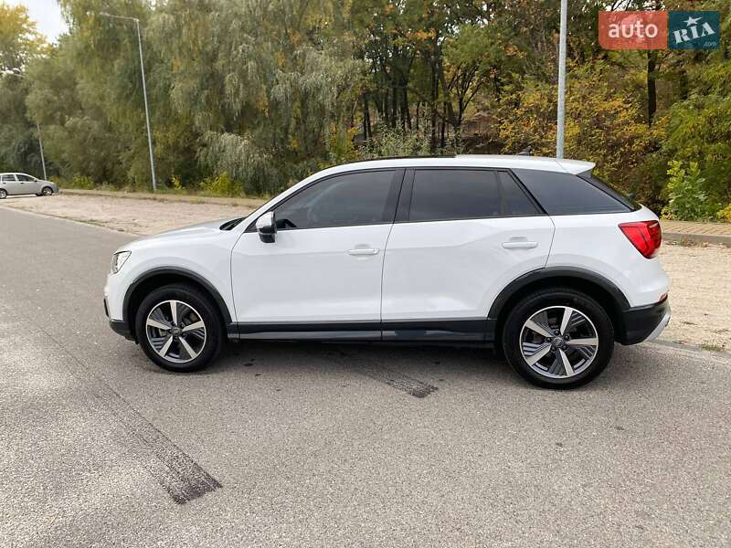 Позашляховик / Кросовер Audi Q2L e-tron 2021 в Дніпрі