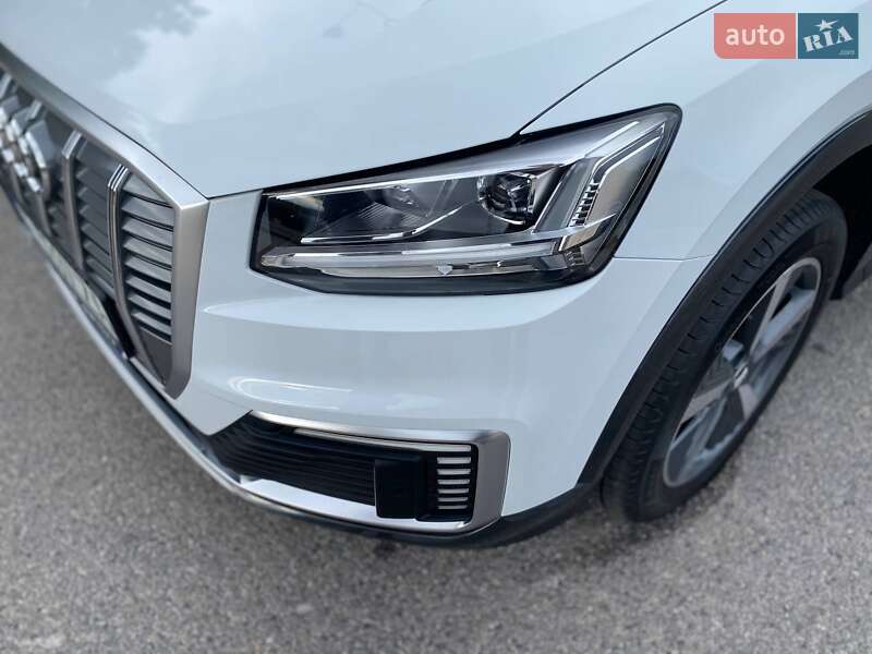 Позашляховик / Кросовер Audi Q2L e-tron 2021 в Дніпрі