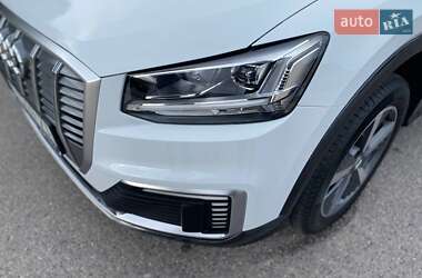 Внедорожник / Кроссовер Audi Q2L e-tron 2021 в 