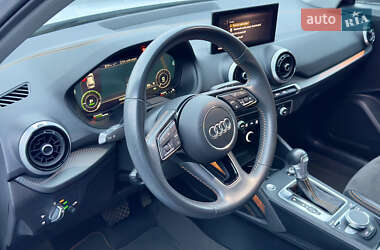 Позашляховик / Кросовер Audi Q2L e-tron 2022 в 