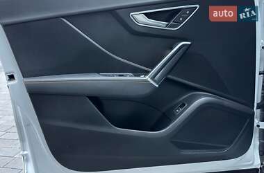 Позашляховик / Кросовер Audi Q2L e-tron 2022 в 