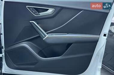 Позашляховик / Кросовер Audi Q2L e-tron 2022 в 