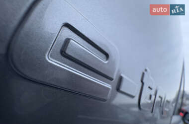 Позашляховик / Кросовер Audi Q2L e-tron 2022 в 