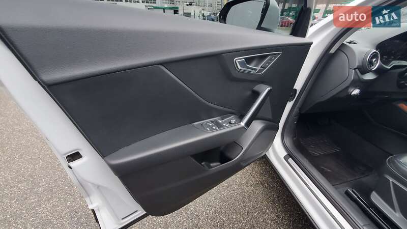 Позашляховик / Кросовер Audi Q2L e-tron 2021 в Києві