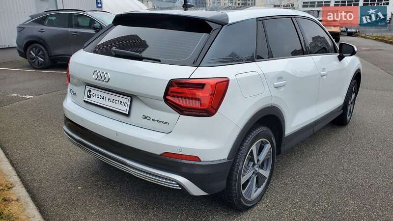 Позашляховик / Кросовер Audi Q2L e-tron 2021 в Києві