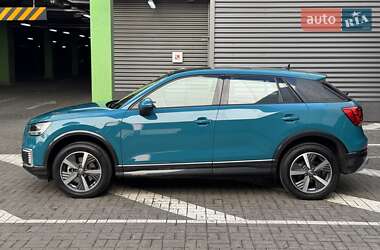 Позашляховик / Кросовер Audi Q2L e-tron 2021 в 