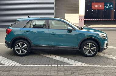 Позашляховик / Кросовер Audi Q2L e-tron 2021 в 