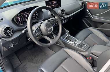Позашляховик / Кросовер Audi Q2L e-tron 2021 в 