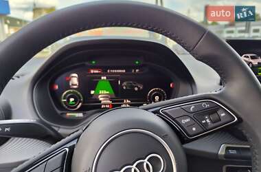 Внедорожник / Кроссовер Audi Q2L e-tron 2021 в 