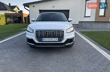 Позашляховик / Кросовер Audi Q2L e-tron 2021 в 