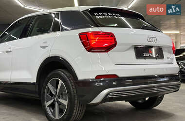 Позашляховик / Кросовер Audi Q2L e-tron 2021 в 