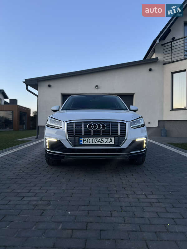 Позашляховик / Кросовер Audi Q2L e-tron 2021 в Тернополі