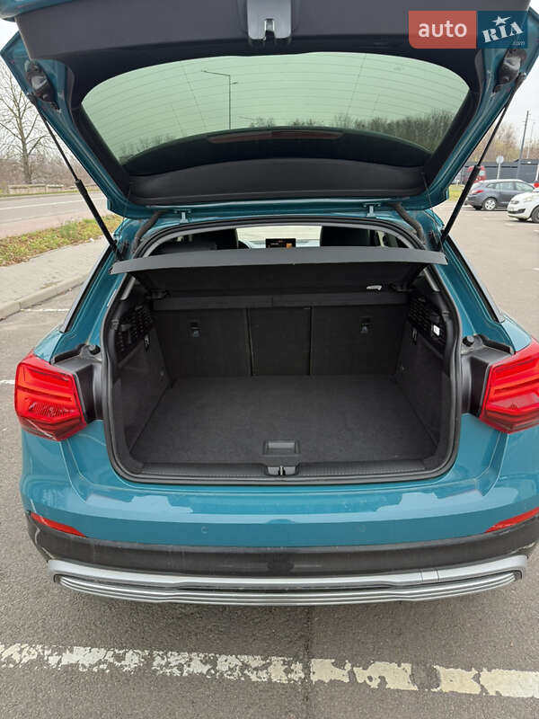 Внедорожник / Кроссовер Audi Q2L e-tron 2022 в Ровно