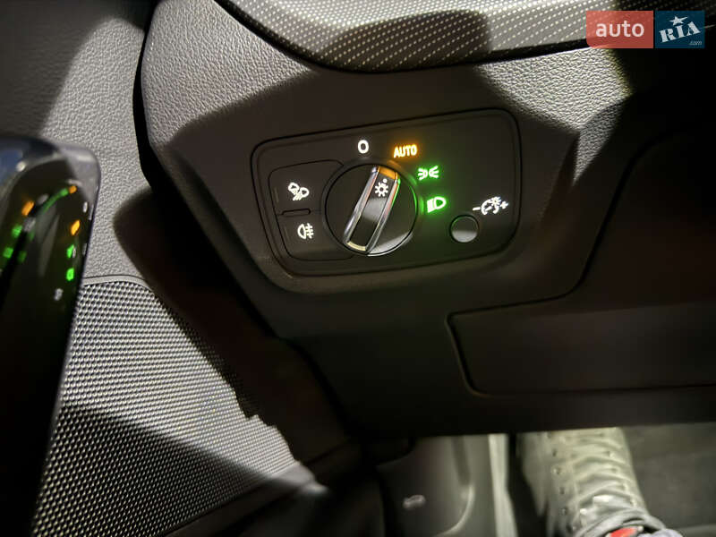 Внедорожник / Кроссовер Audi Q2L e-tron 2022 в Ровно