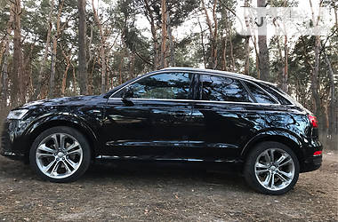 Позашляховик / Кросовер Audi Q3 2017 в 