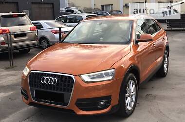 Позашляховик / Кросовер Audi Q3 2013 в 