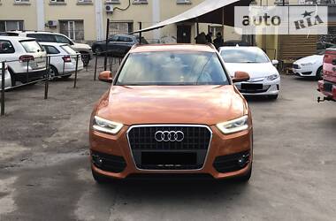 Позашляховик / Кросовер Audi Q3 2013 в 