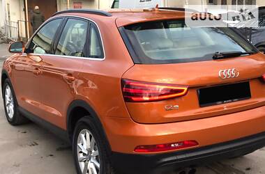 Позашляховик / Кросовер Audi Q3 2013 в 