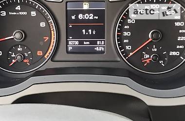 Позашляховик / Кросовер Audi Q3 2013 в 