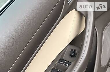Позашляховик / Кросовер Audi Q3 2013 в 