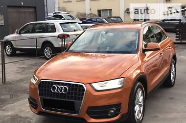 Позашляховик / Кросовер Audi Q3 2013 в 