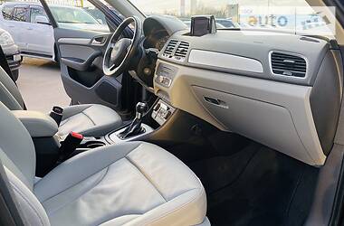Позашляховик / Кросовер Audi Q3 2017 в 