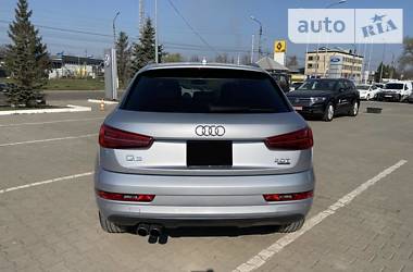 Позашляховик / Кросовер Audi Q3 2016 в 