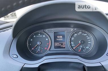 Позашляховик / Кросовер Audi Q3 2016 в 