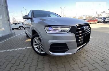 Позашляховик / Кросовер Audi Q3 2016 в 