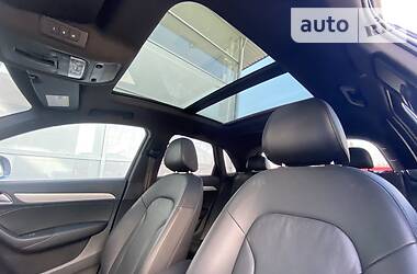 Позашляховик / Кросовер Audi Q3 2016 в 