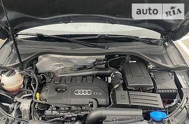 Внедорожник / Кроссовер Audi Q3 2015 в Киеве