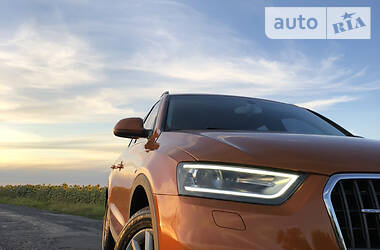 Позашляховик / Кросовер Audi Q3 2012 в 