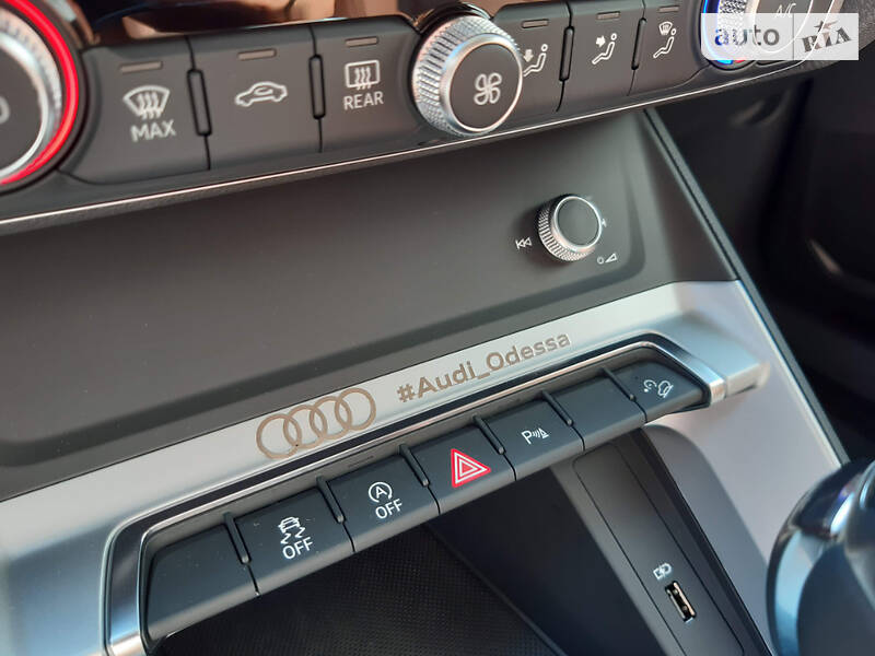 Внедорожник / Кроссовер Audi Q3 2020 в Хмельницком