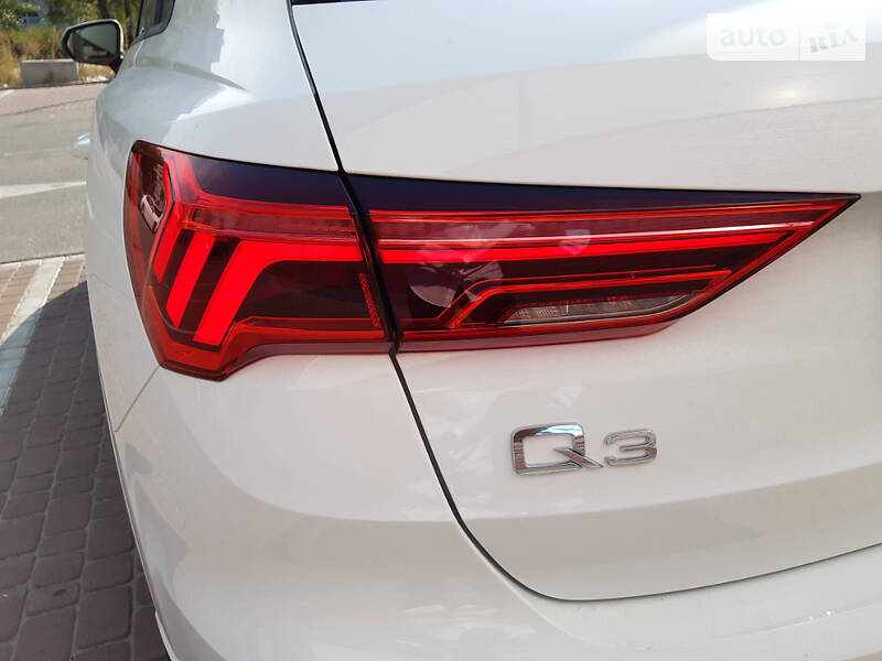 Внедорожник / Кроссовер Audi Q3 2020 в Хмельницком