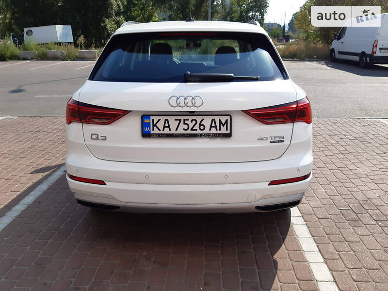 Внедорожник / Кроссовер Audi Q3 2020 в Хмельницком