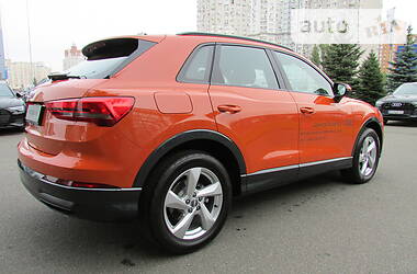 Позашляховик / Кросовер Audi Q3 2020 в Києві