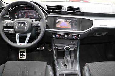 Позашляховик / Кросовер Audi Q3 2020 в Дніпрі