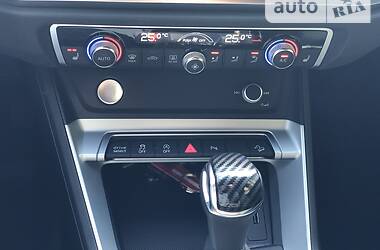 Позашляховик / Кросовер Audi Q3 2019 в Дніпрі