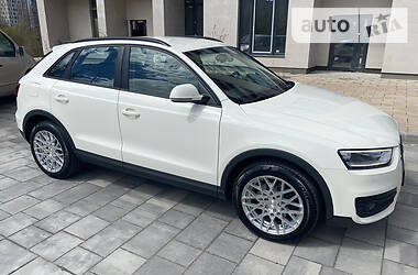 Внедорожник / Кроссовер Audi Q3 2013 в Киеве