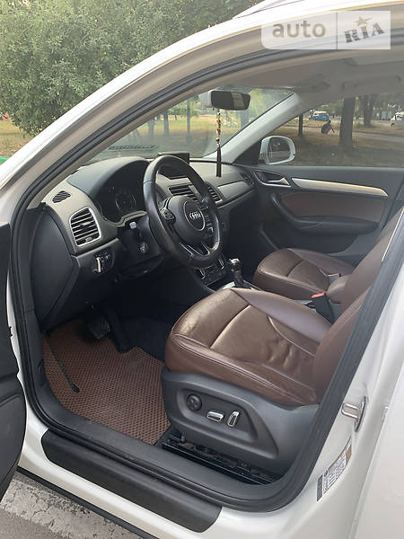 Внедорожник / Кроссовер Audi Q3 2015 в Ровно