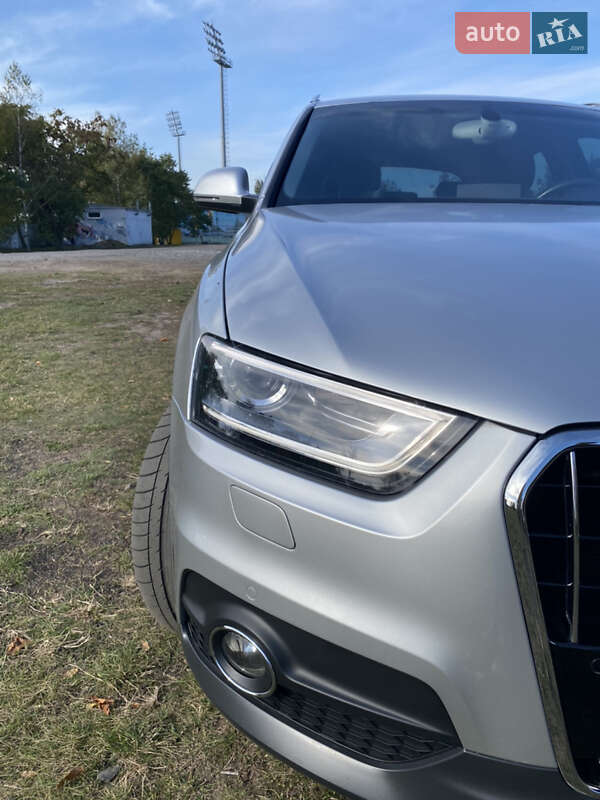 Внедорожник / Кроссовер Audi Q3 2012 в Александрие