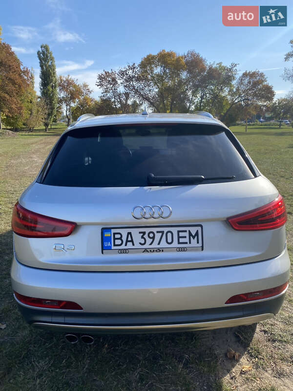 Внедорожник / Кроссовер Audi Q3 2012 в Александрие